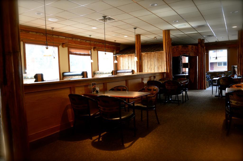 Aspen Inn Smithers Exterior photo