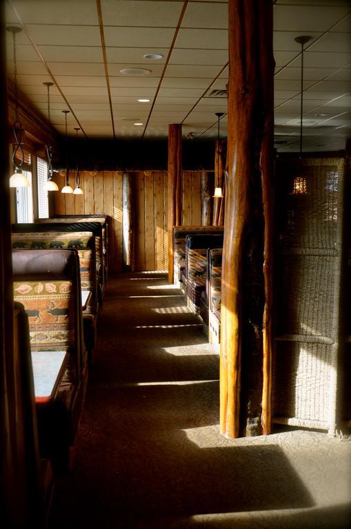 Aspen Inn Smithers Exterior photo