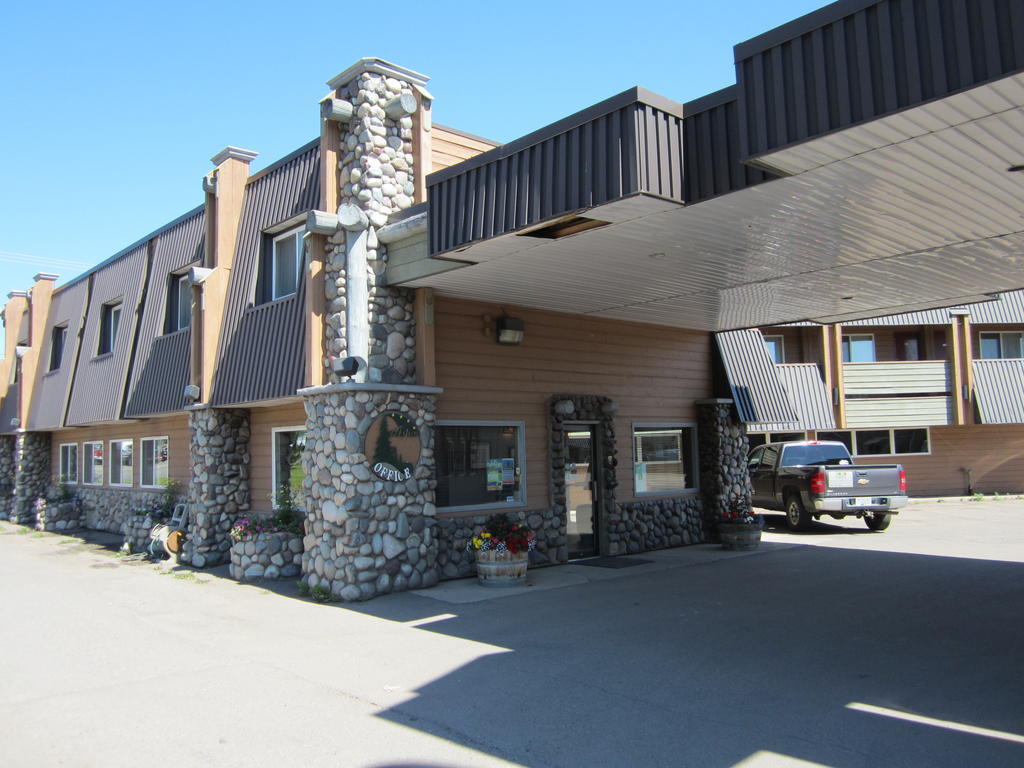 Aspen Inn Smithers Exterior photo