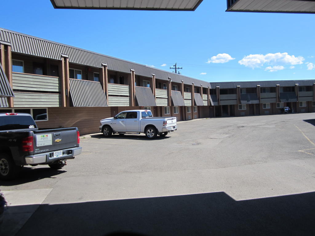 Aspen Inn Smithers Exterior photo